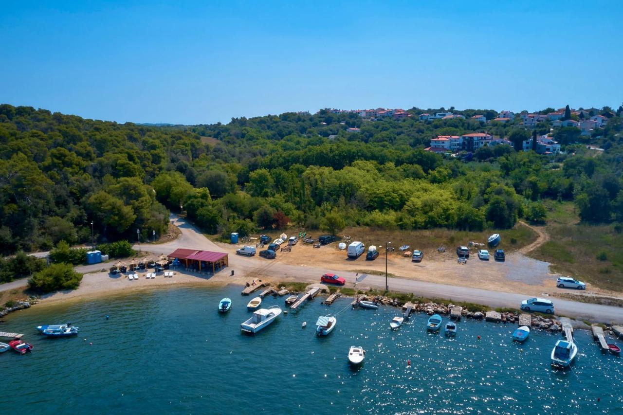 Apartments Davorka Банджоле Экстерьер фото